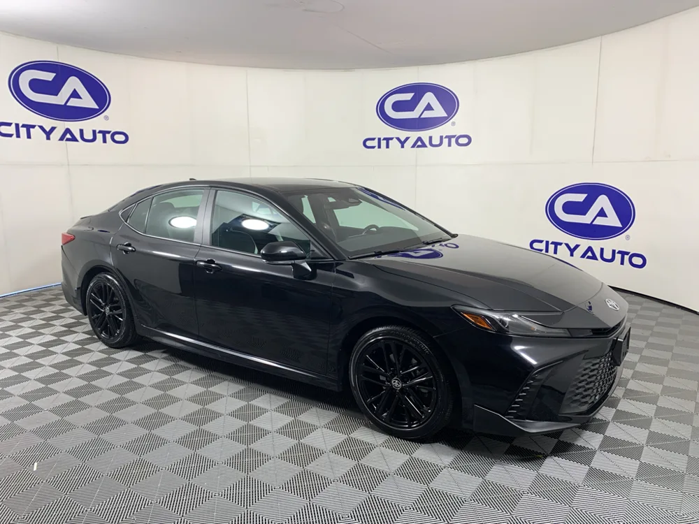2025 Toyota Camry Hybrid SE