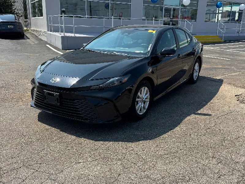 2025 Toyota Camry Hybrid LE